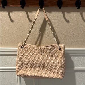 Tory Burch Soft Beige Pink Quilt Chain Shoulder Bag